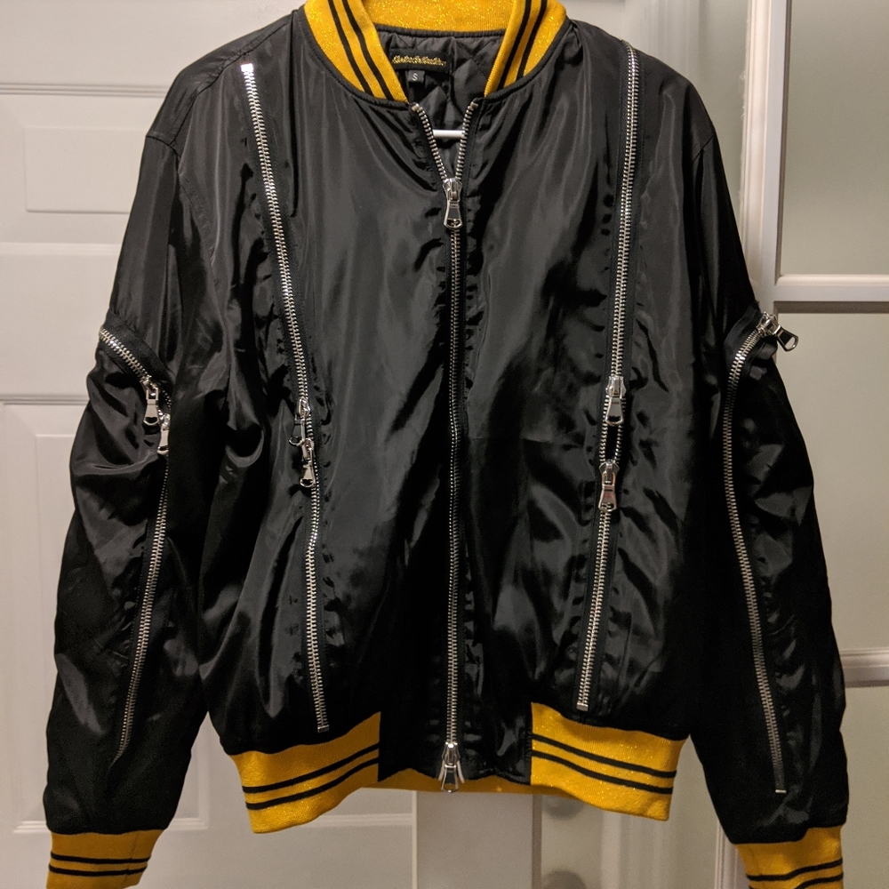 Unique Varsity Jacket. BLK YLW sz. S